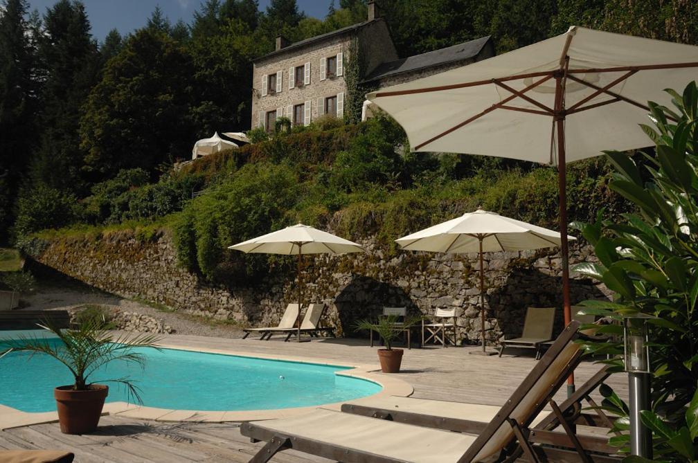 Le Moulin Des Farges Bed & Breakfast Meymac Dış mekan fotoğraf
