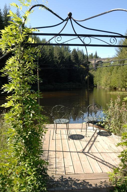 Le Moulin Des Farges Bed & Breakfast Meymac Dış mekan fotoğraf