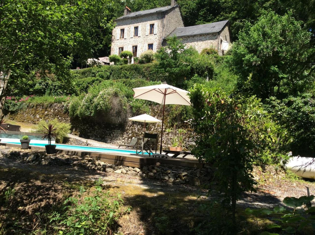 Le Moulin Des Farges Bed & Breakfast Meymac Dış mekan fotoğraf
